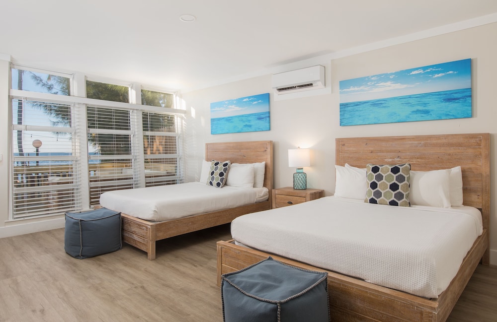 Superior Suite, 2 Queen Beds, Kitchenette, Bay View