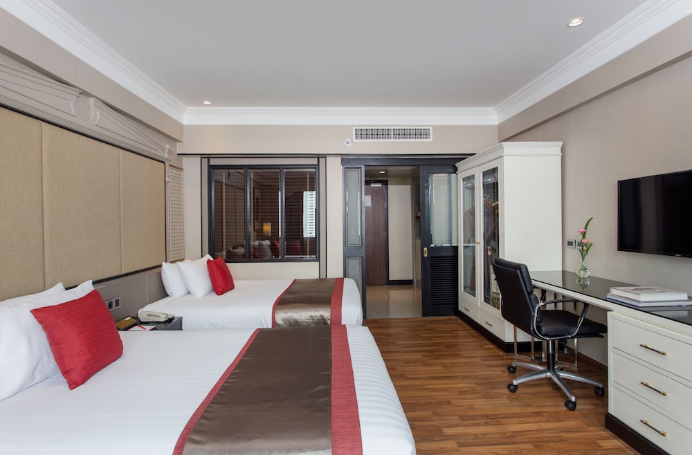 Room, 2 Twin Beds, Pool View (Thai Deluxe) thumbnail 6