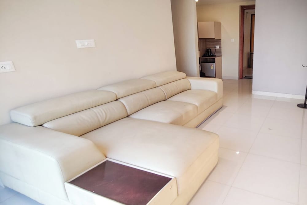 Villa, Hill View