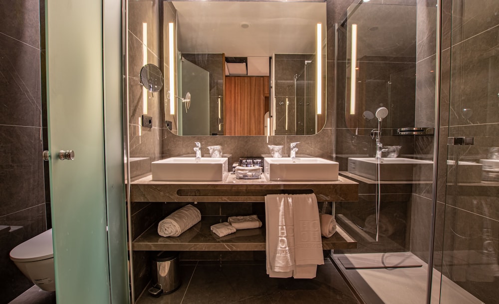 Superior Double Room Single Use, 1 Bedroom thumbnail 6