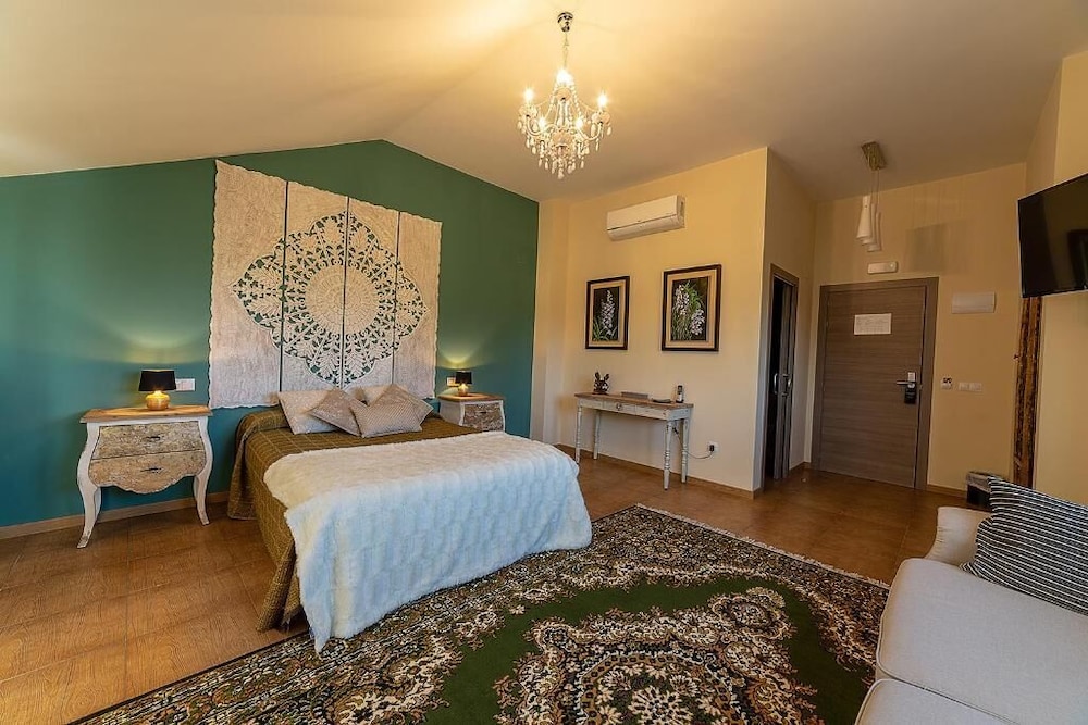 Romantic Studio Suite photo 3