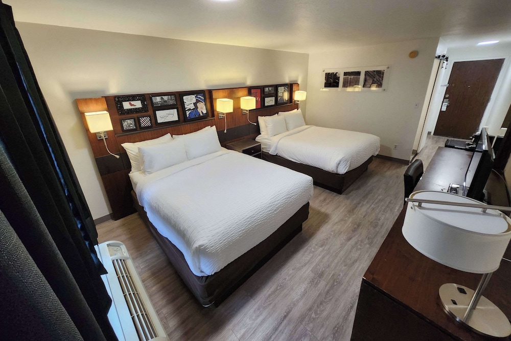 Room, 2 Queen Beds, Non Smoking - Photo 2