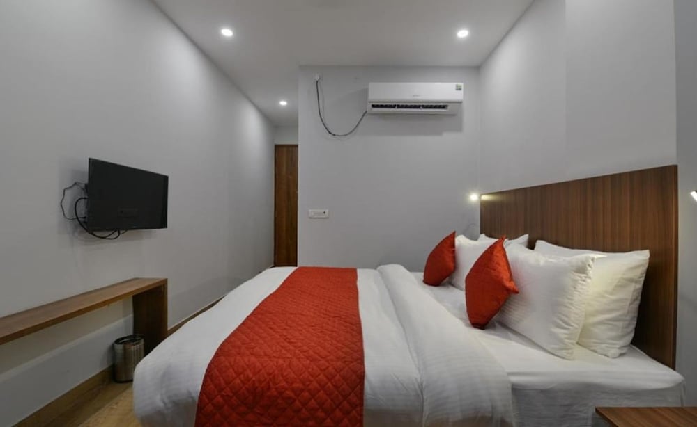 Deluxe Room - Photo 4