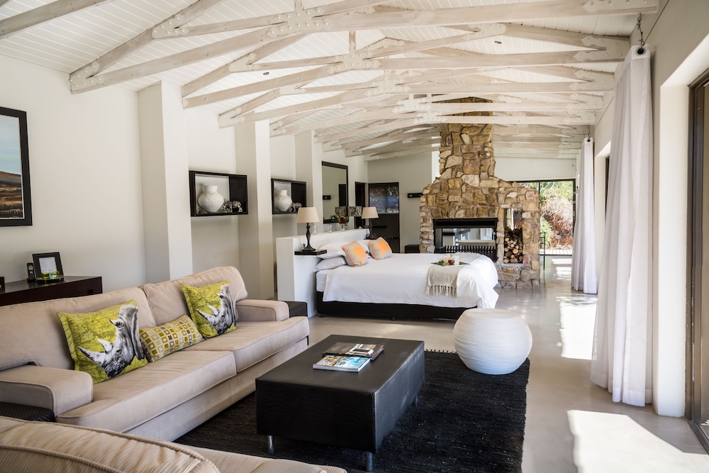 Rhino Private Suite with Swimming Pool photo 2