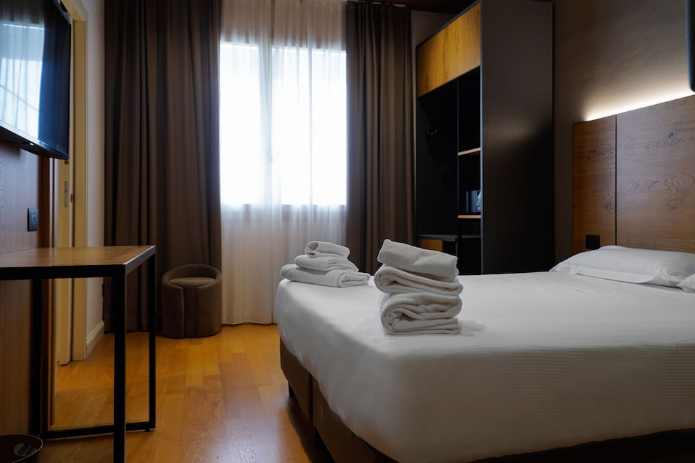 Quadrupla Premium Con Divano Letto photo 2