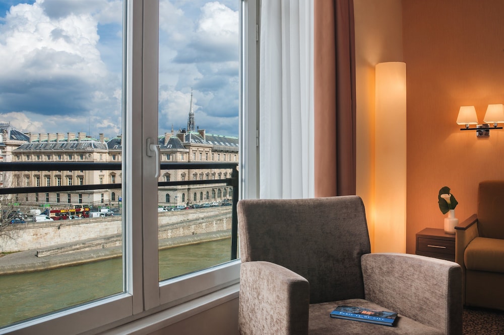 1-Bedroom Apartment with Seine View - Photo 9