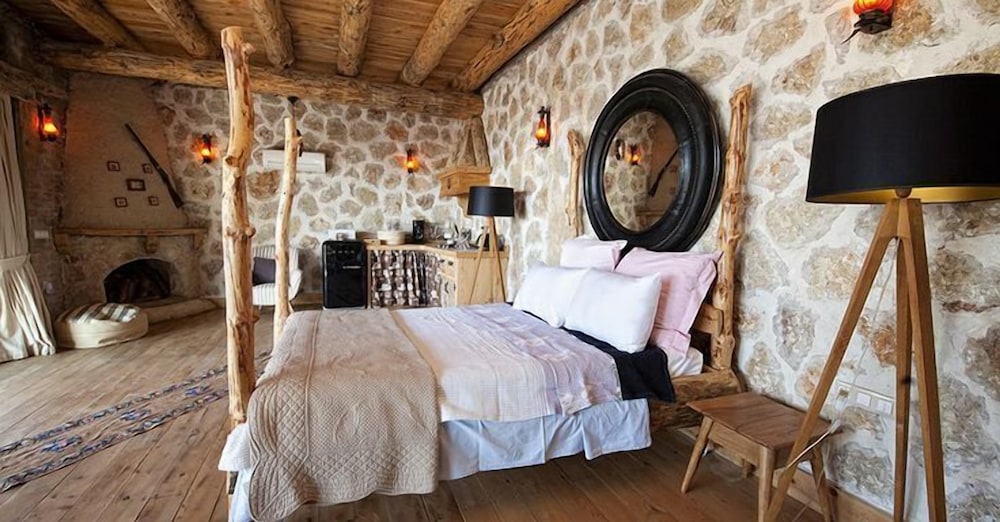 Romantic Studio Suite