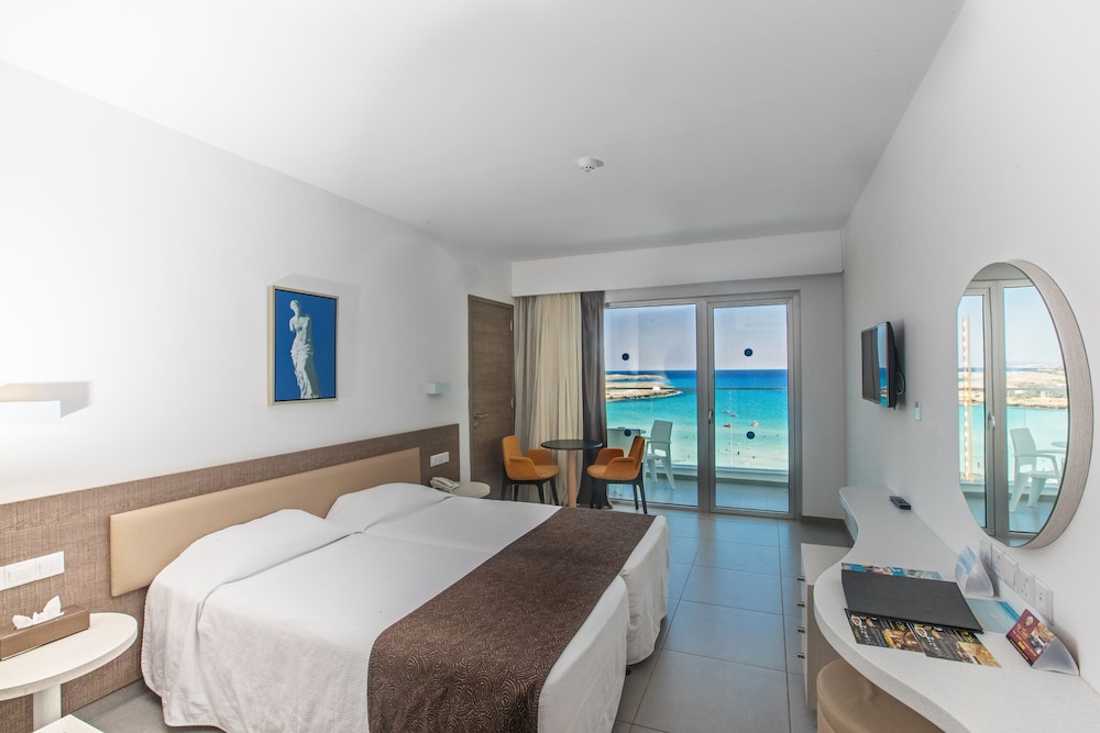 Deluxe Double Room, Sea View photo 3