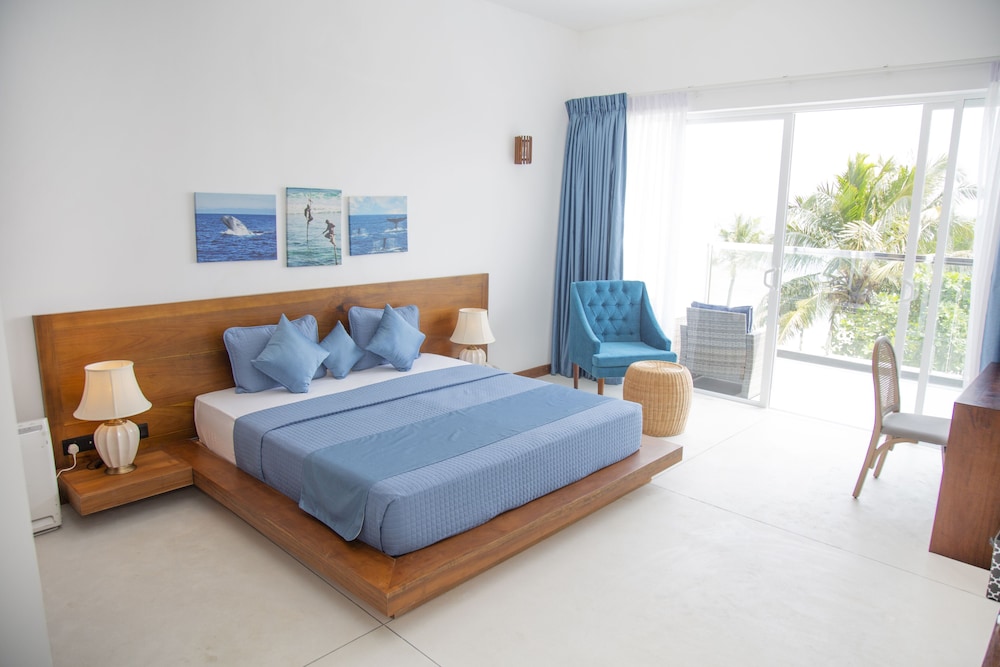 Deluxe Double Room, 1 King Bed, Balcony, Sea View photo 3