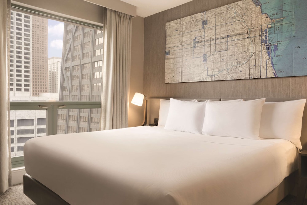 Suite, 1 Bedroom - Photo 1
