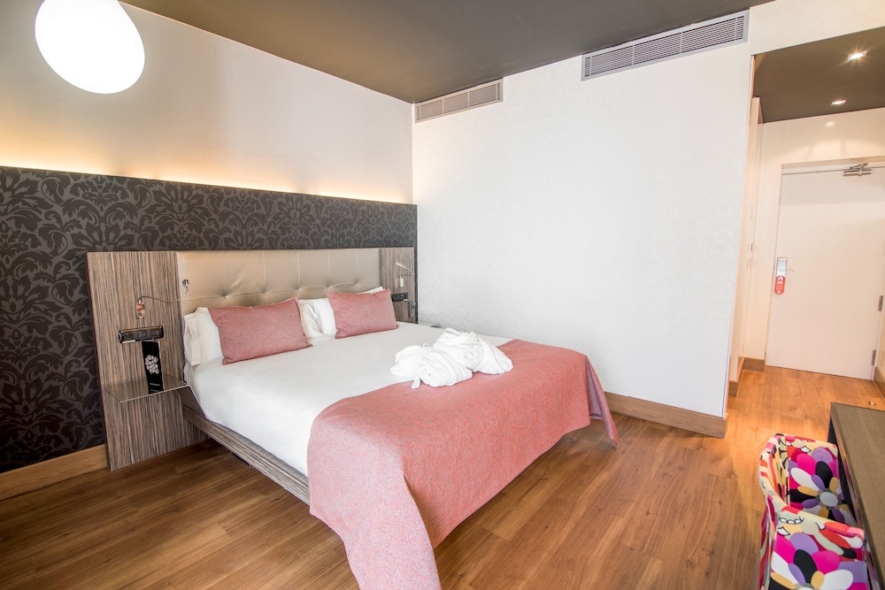 Basic Double Room photo 2
