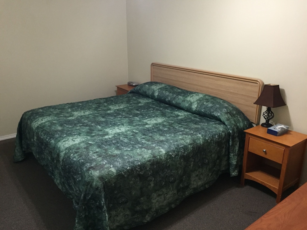 Standard Room, 2 Double Beds, Refrigerator & Microwave photo 2