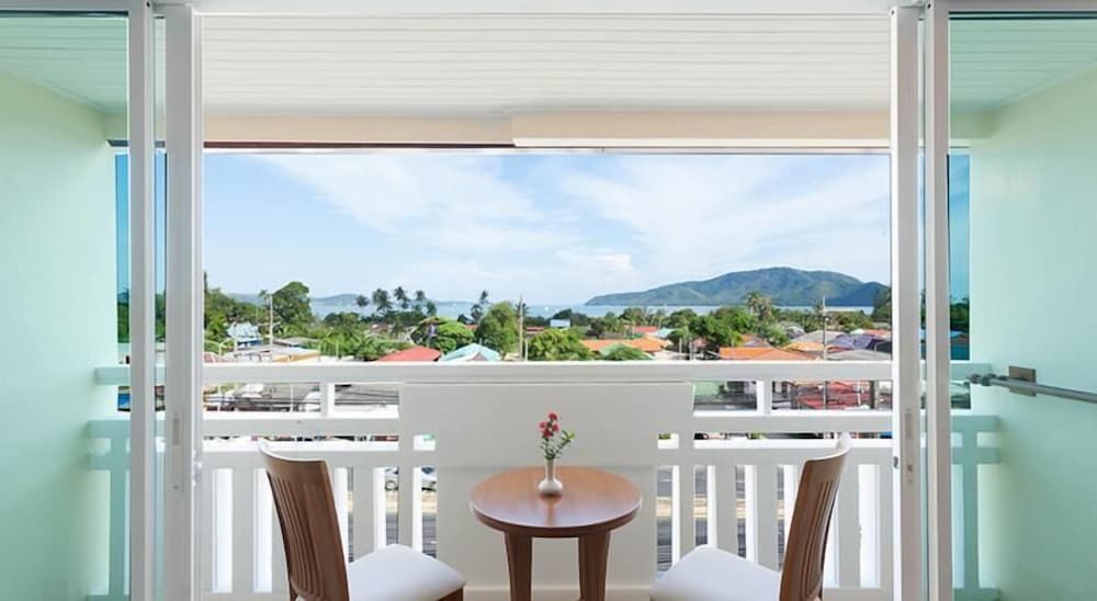 Double or Twin Room, Partial Ocean View photo 2