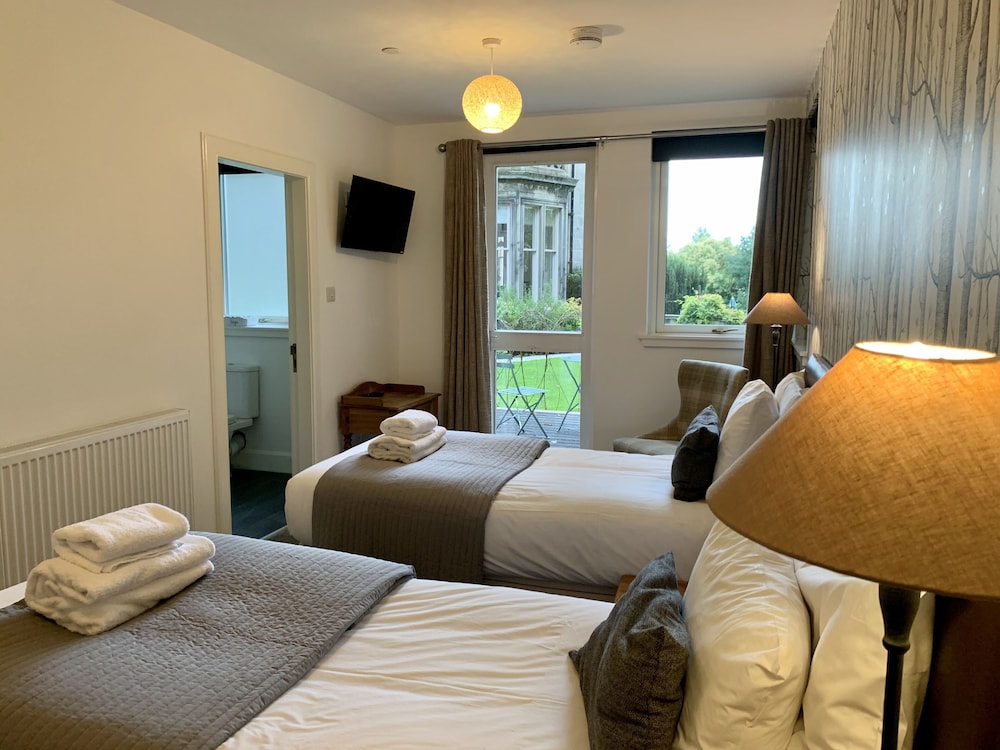 2 Bed Apartment, Ground Floor, Garden View photo 3