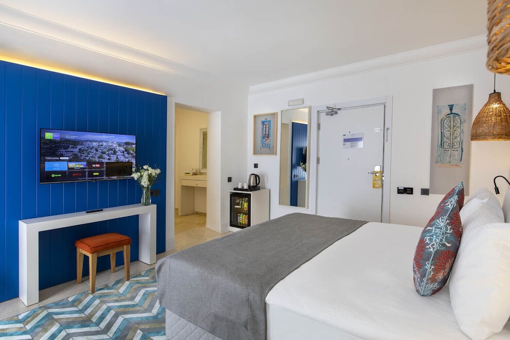 Premium Room, 1 King Bed with Sofa bed, Accessible, Sea View