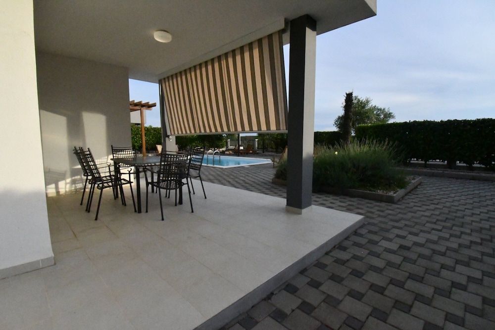 Villa (Superior Four Bedroom Villa with Priv)