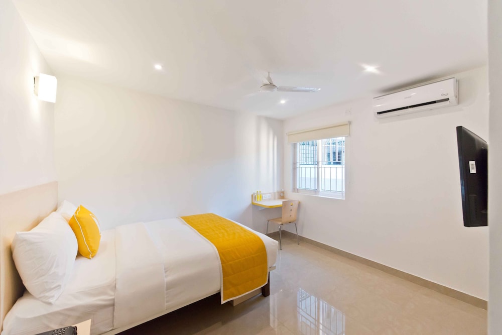 Deluxe King Room - Photo 5