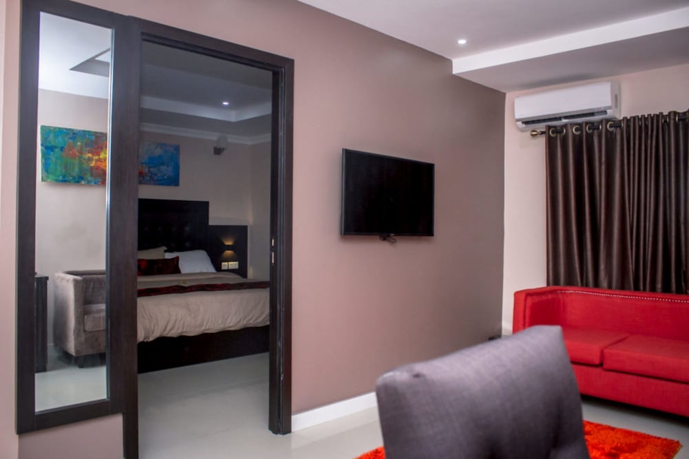 Executive Room - Photo 3