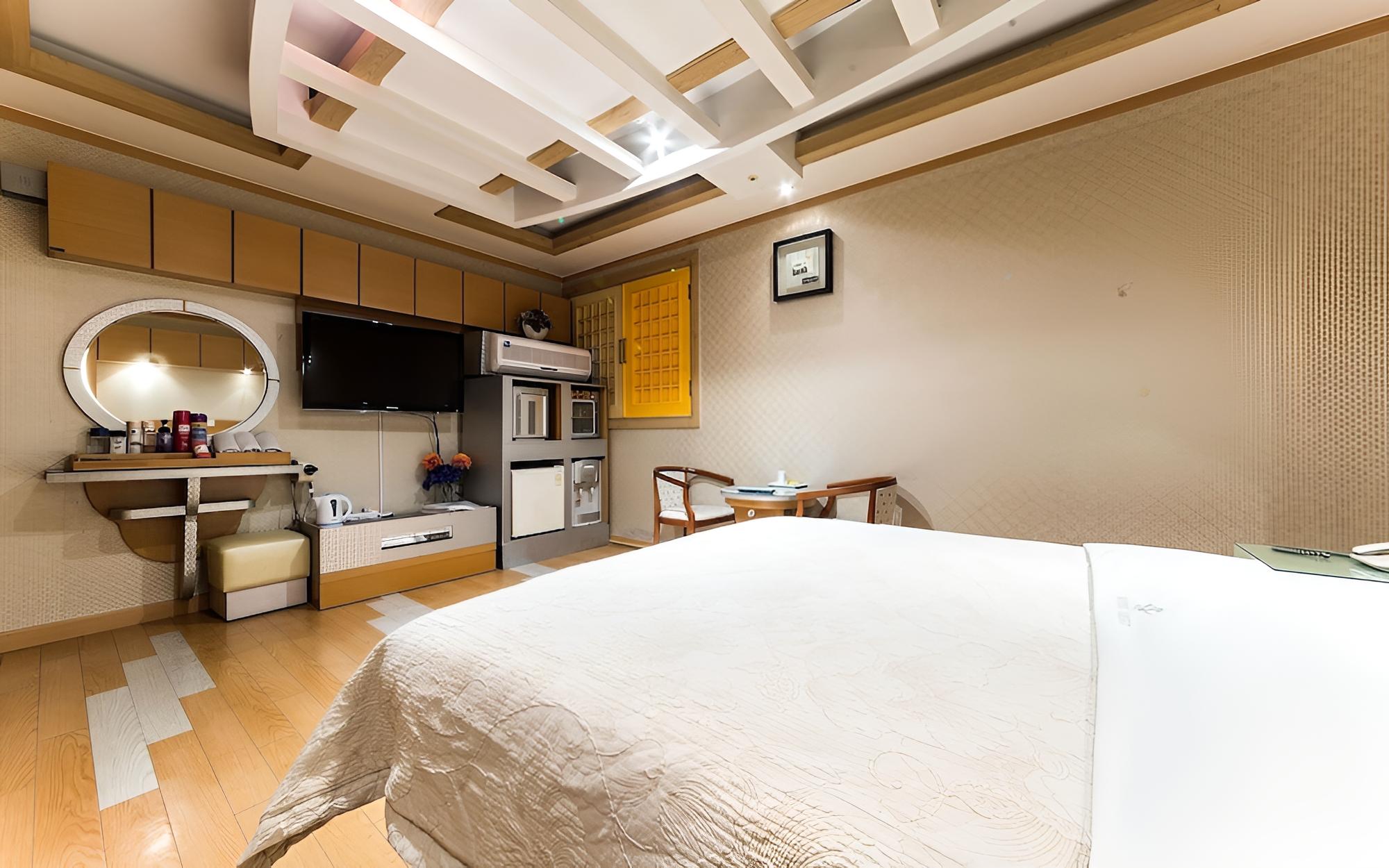 Room (Standard room) photo 2