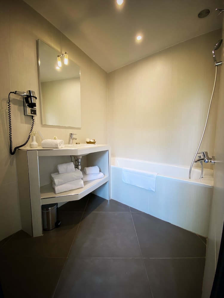 Superior Double or Twin Room, Balcony - Photo 5