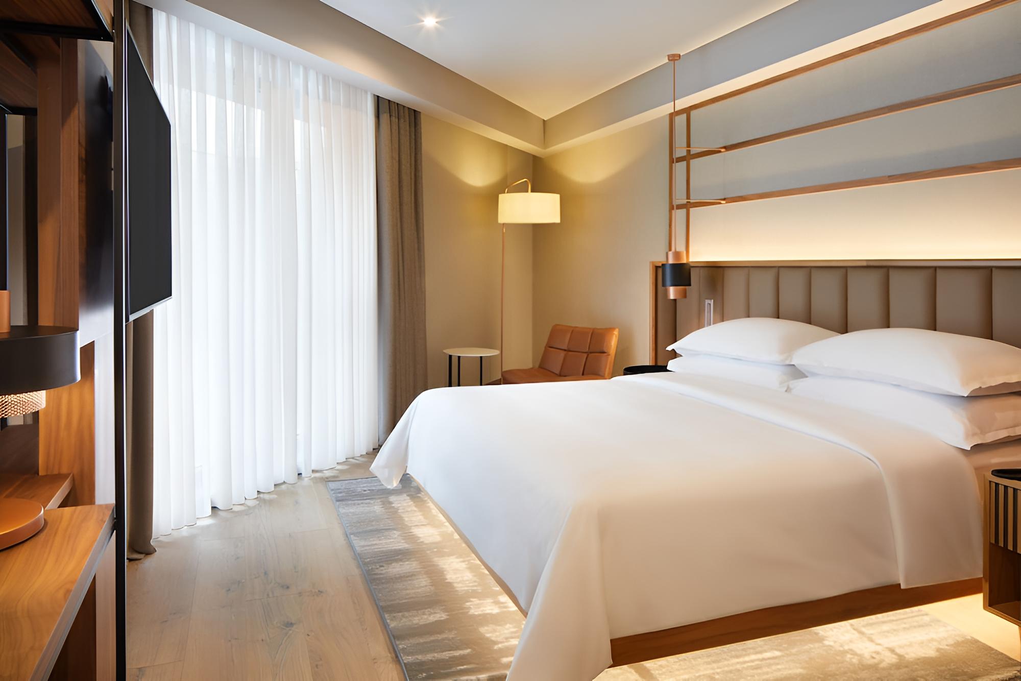 Junior Suite, 1 King Bed - Photo 6