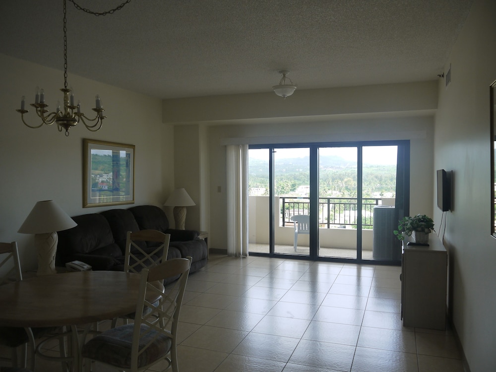 Suite, 2 Bedrooms, 2 Bathrooms, Mountain View