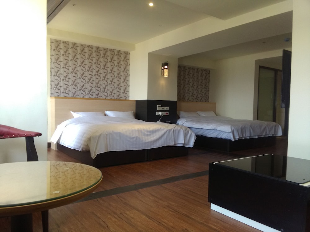Deluxe Quadruple Room, Multiple Beds, Non Smoking photo 2