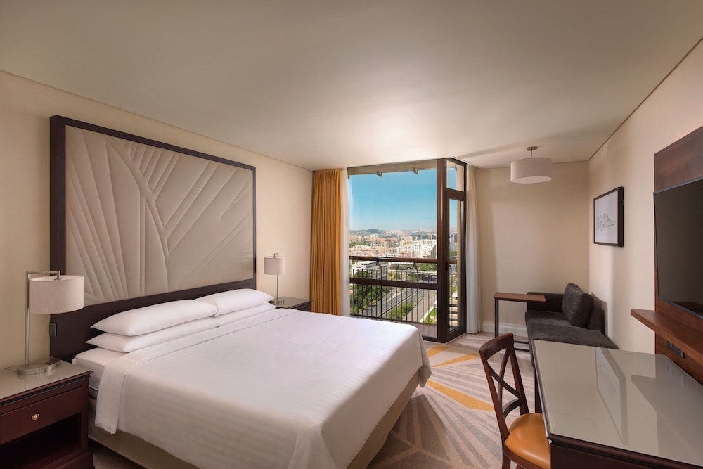 Executive Room, 1 King Bed - Photo 1