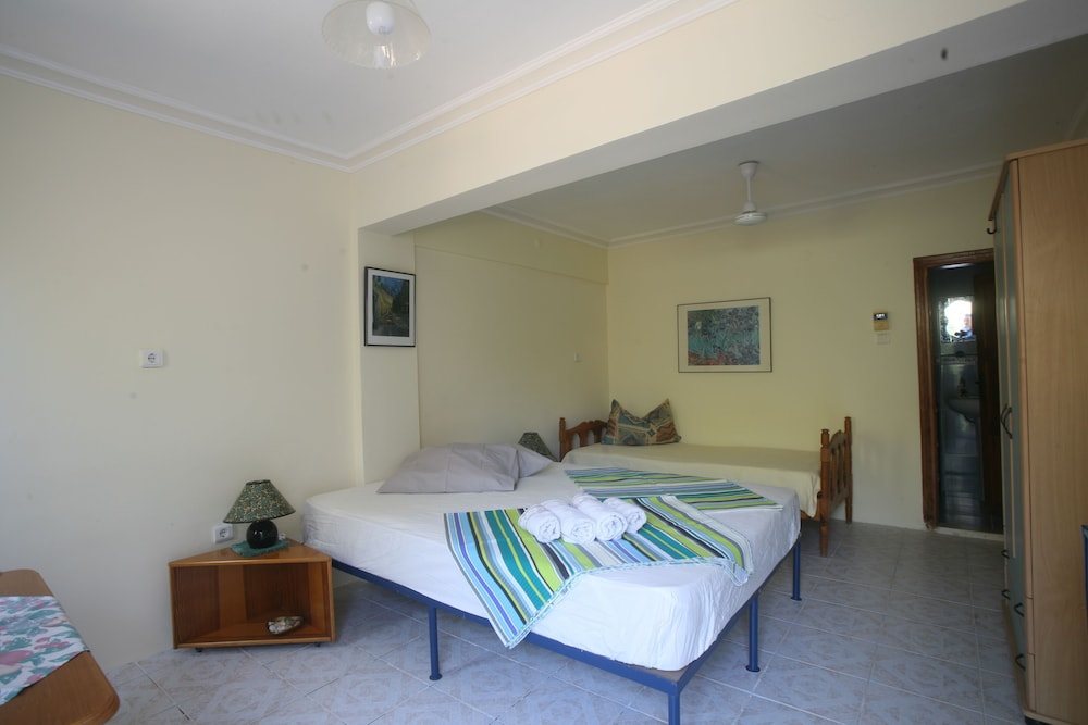 Standard Triple Room photo 1
