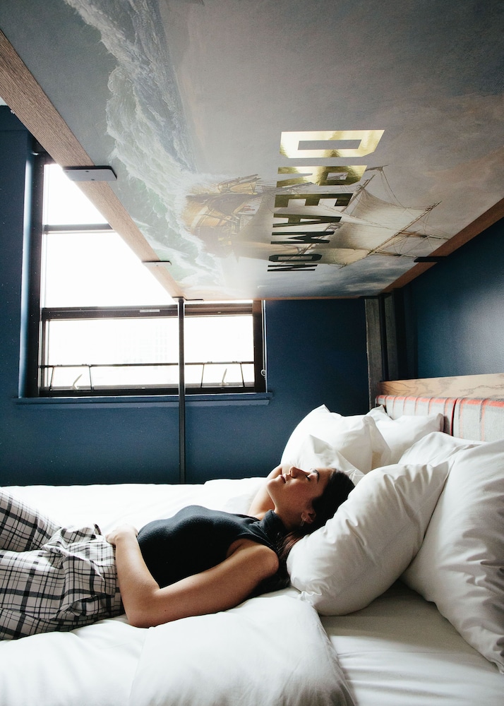 Standard Room, Multiple Beds (Bath down the hall) thumbnail 6