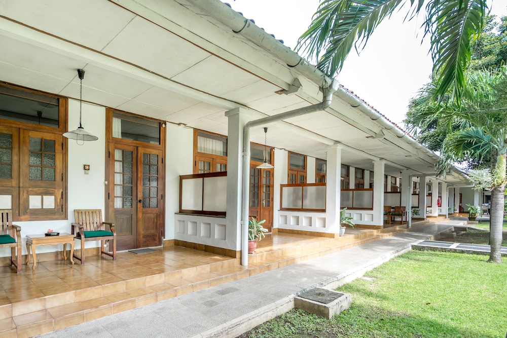 Deluxe Room, Garden View - Photo 3