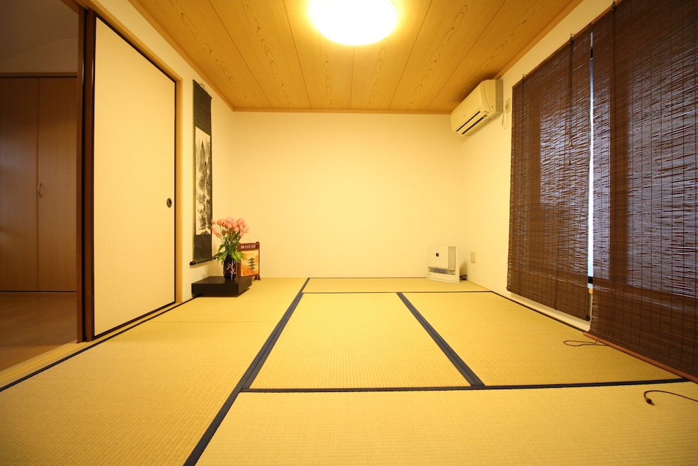 Private Vacation Home - Photo 10