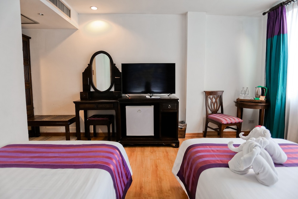 Deluxe Twin Room - Photo 10