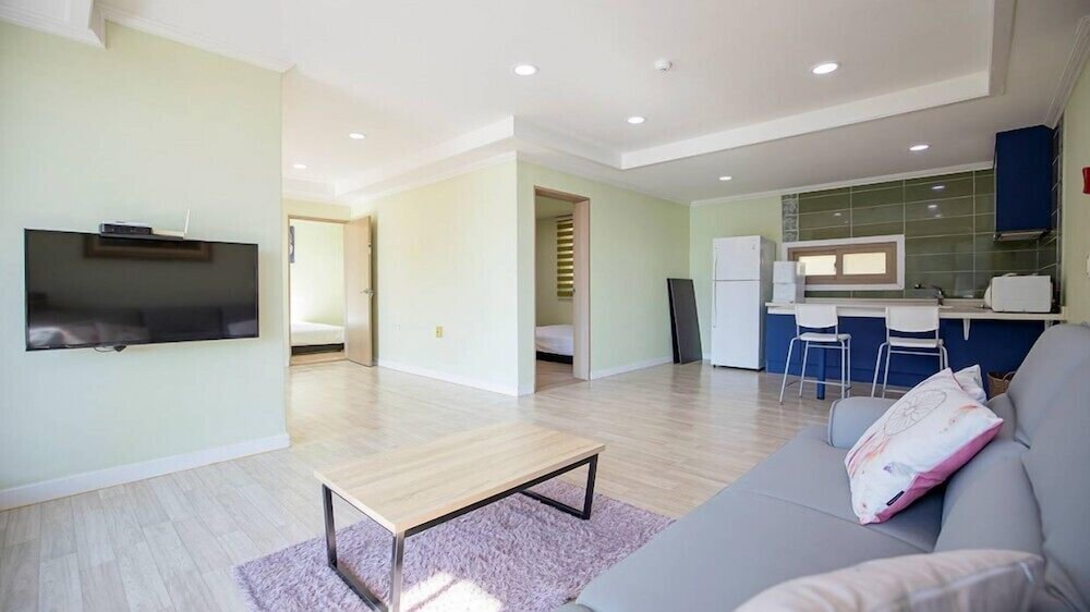 Room (VIP group, family (Two room)) - Photo 8