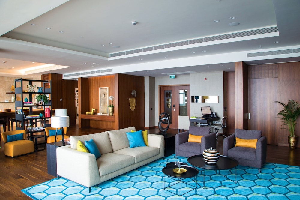 Executive Room, 1 King Bed thumbnail 6
