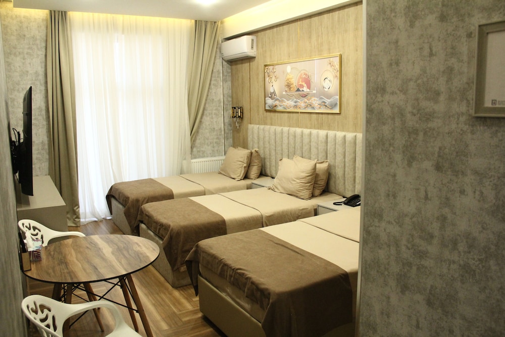 Basic Triple Room
