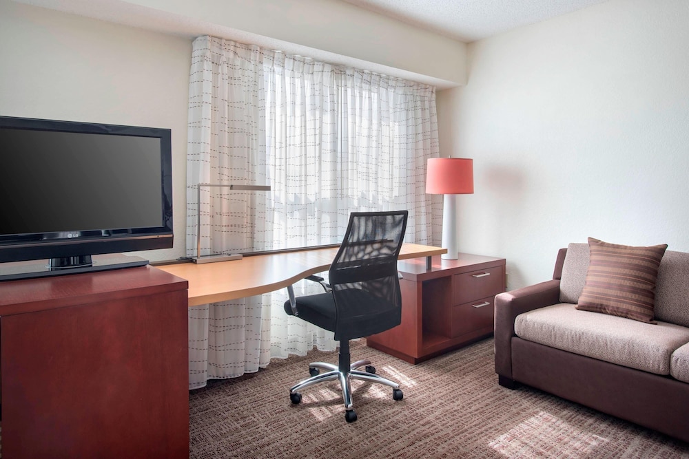 Suite, 1 Bedroom - Photo 3