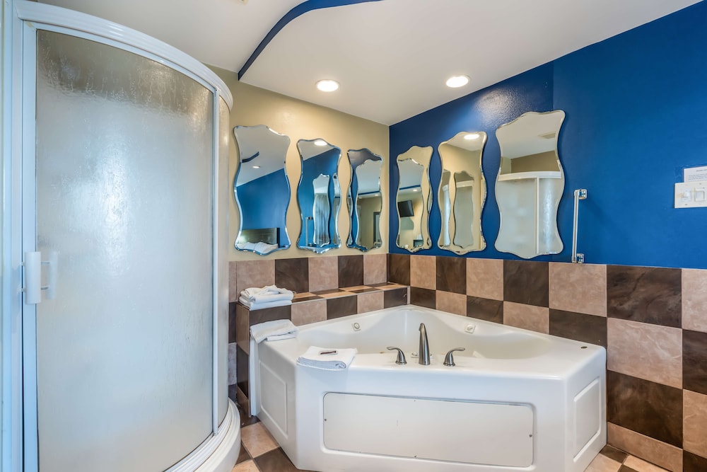 Suite, 1 King Bed, Hot Tub
