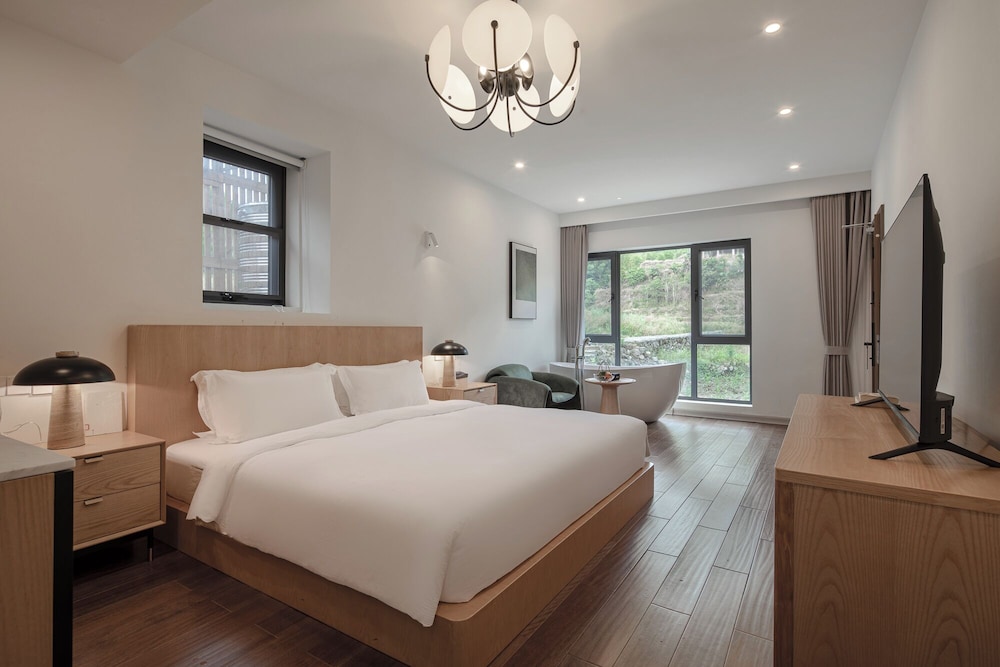 Superior Double Room, Hill View