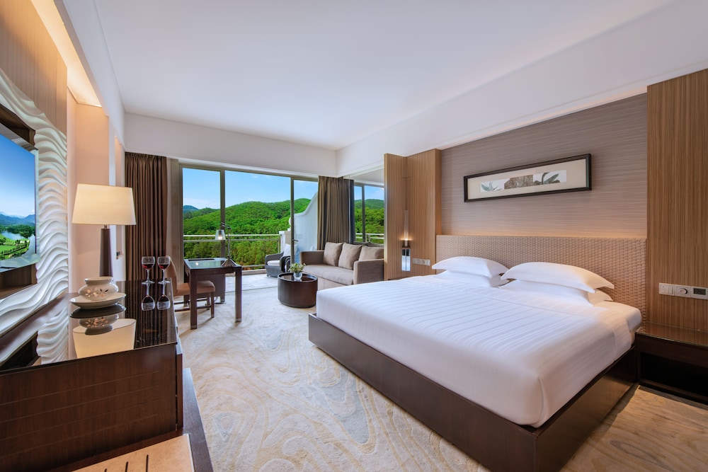 Grande Executive Room Mountain View K - Photo 1