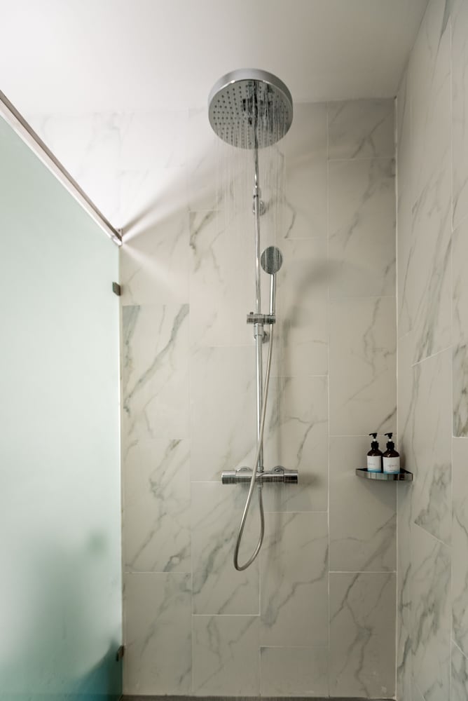 Premier Room, Bathtub - Photo 5