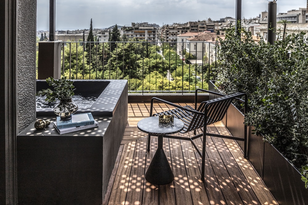 XLarge Acropolis view with Hot tub