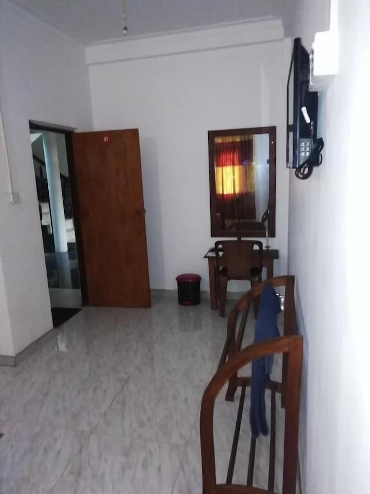Deluxe Double Room (AC) photo 1