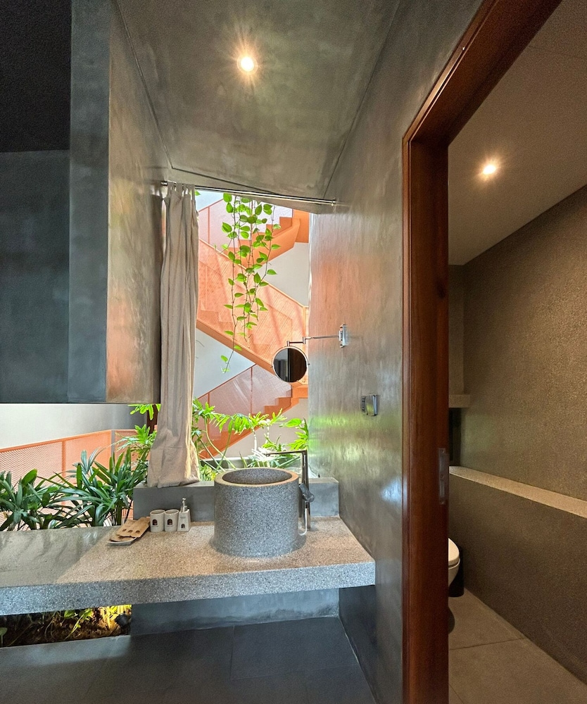 City Apartment - Photo 9