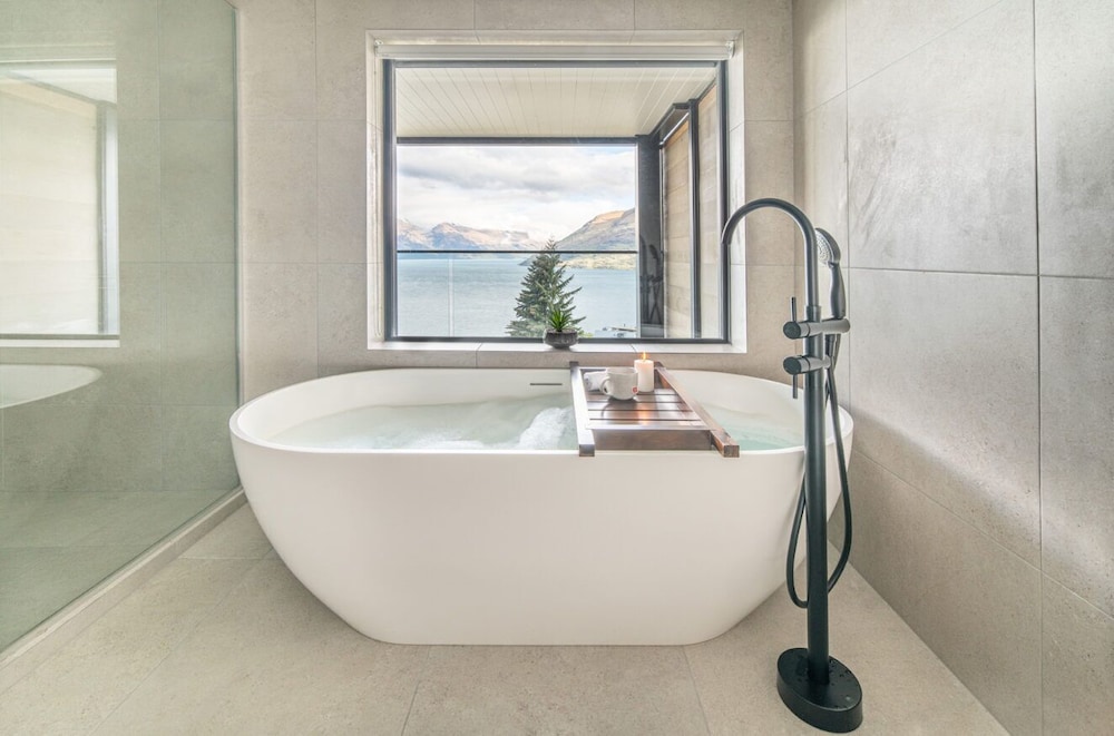 Lakeview Luxe - Photo 5