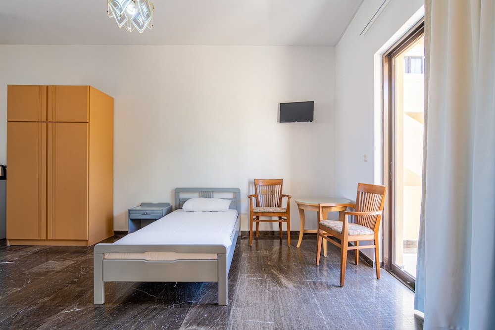 Standard Room, Partial Sea View