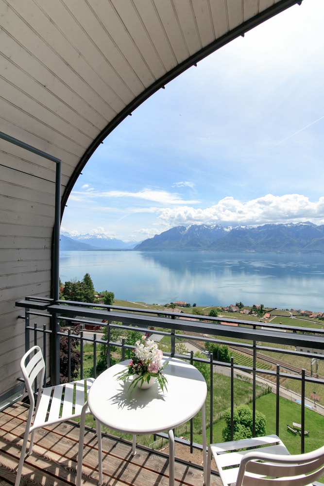 Junior Suite, Balcony, Lake View - Photo 3