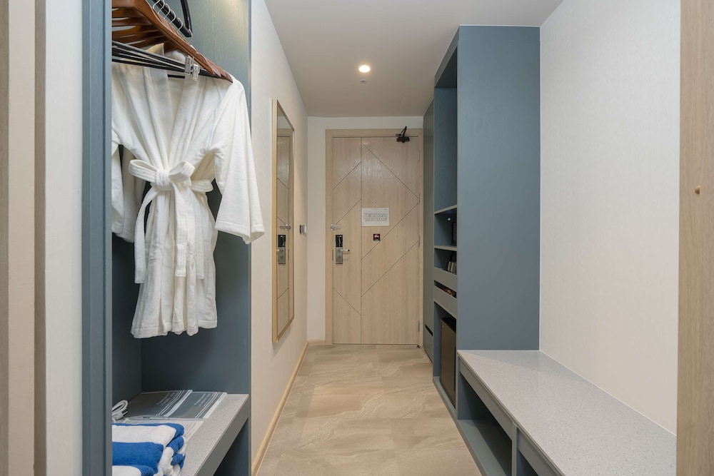 Deluxe Room, 1 Double Bed, Sea View - Photo 6
