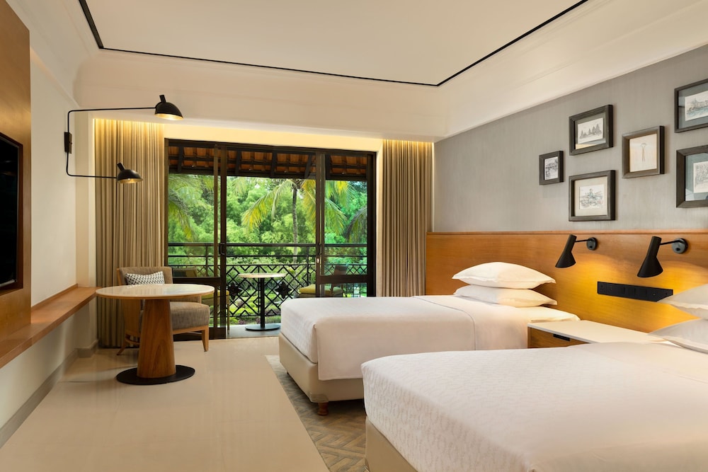 Club Room, 2 Twin Beds, Non Smoking, Balcony