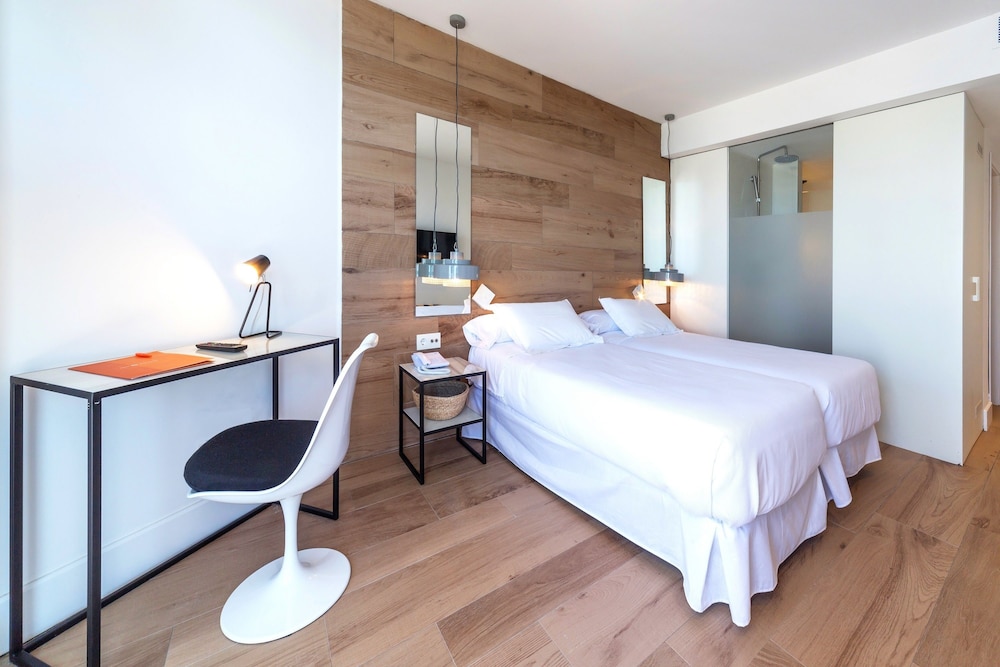 Double Room Single Use, Balcony, Partial Sea View